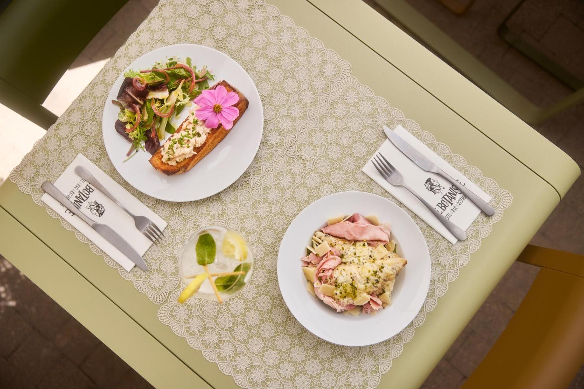 Hotel Restaurant Le Botaniste プラット・ド・モロ・ラ・プレスト エクステリア 写真